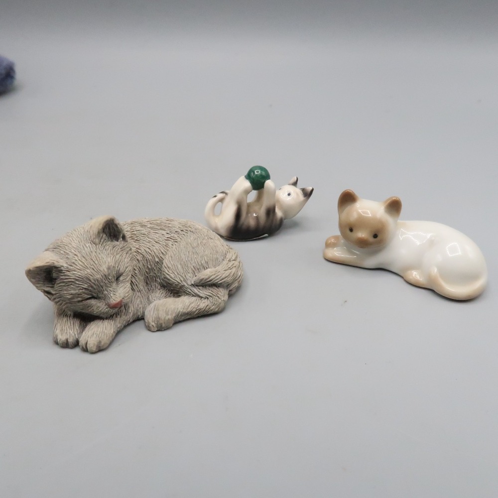 Lot of 3 Cocker Kitten Cat Figurine lot Sandcast Goebel Kitty‎ Figures